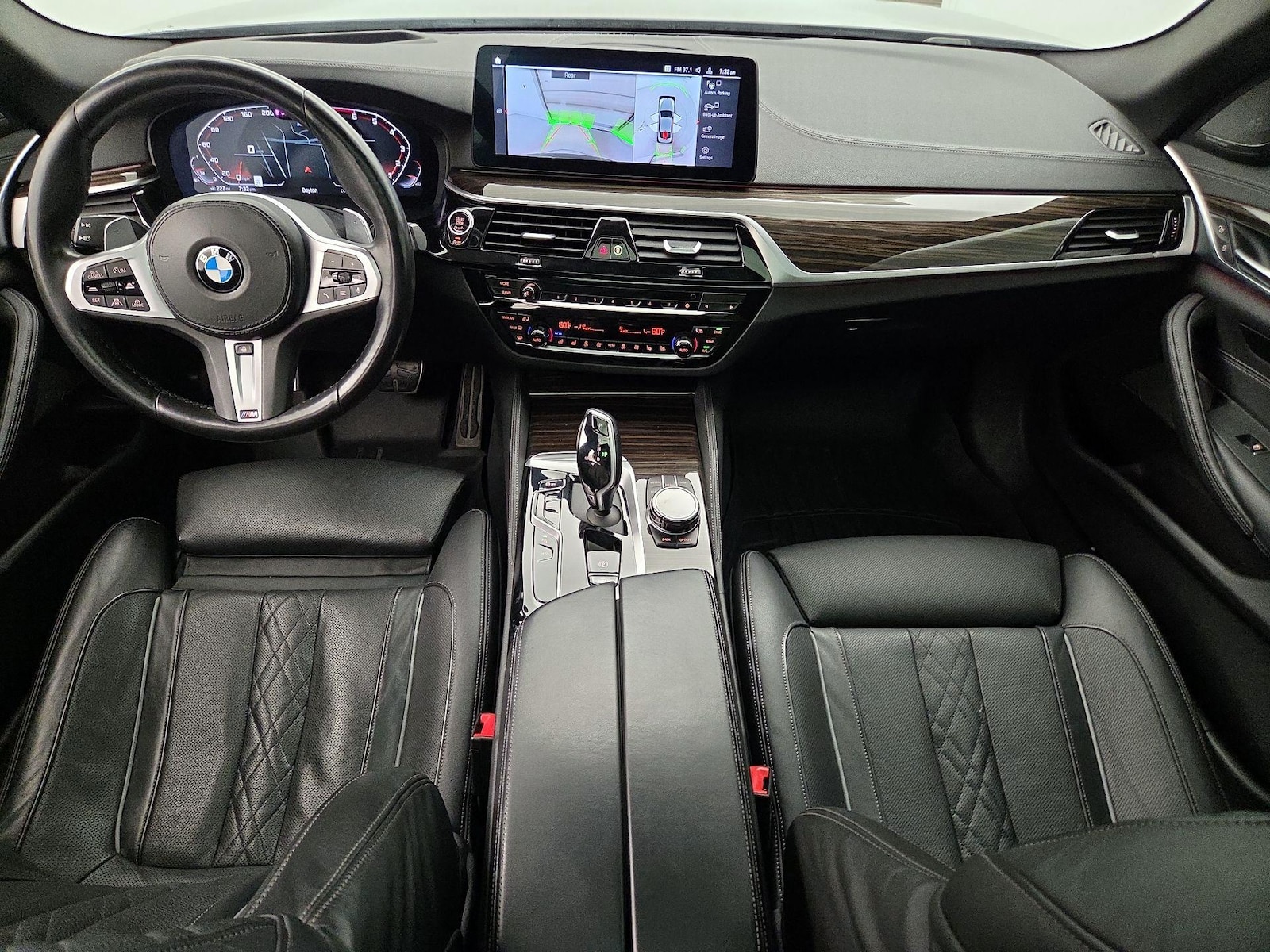 2021 BMW 5 Series M550i - Photo 10