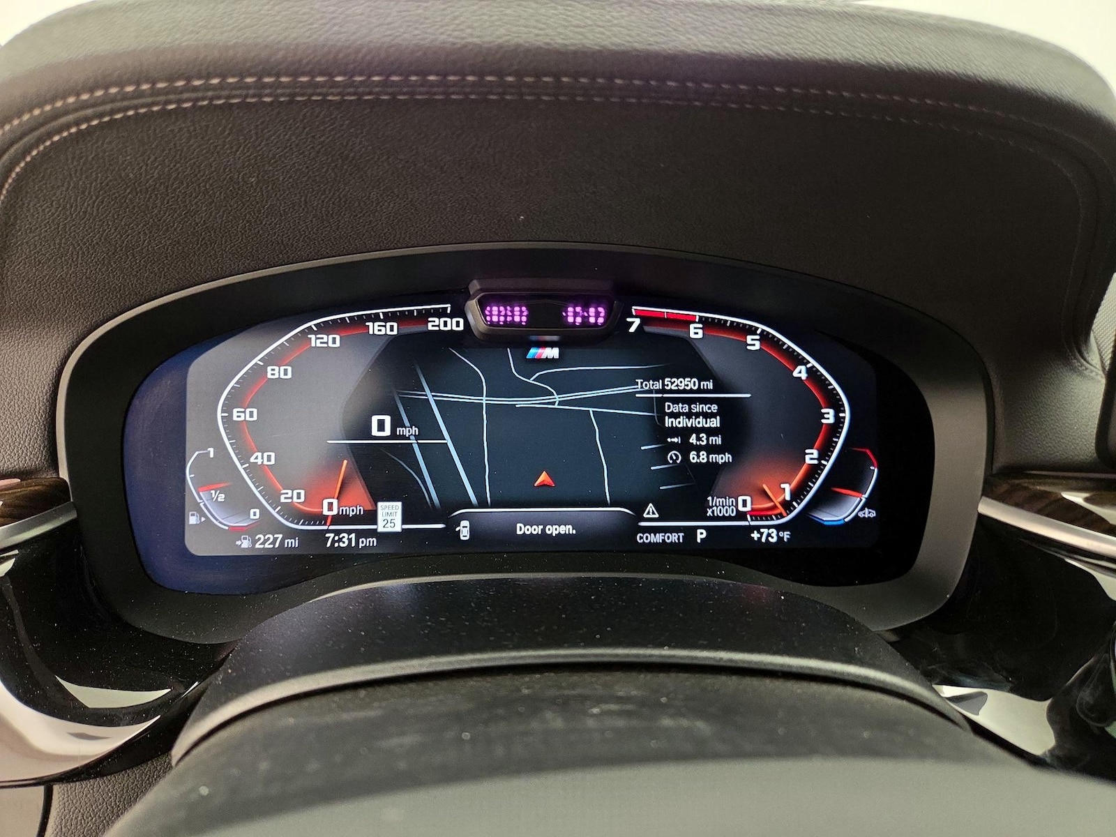 2021 BMW 5 Series M550i - Photo 15