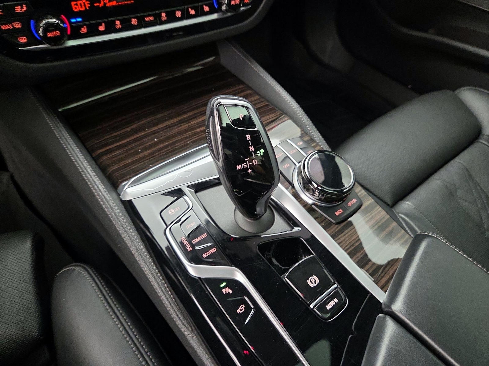 2021 BMW 5 Series M550i - Photo 19