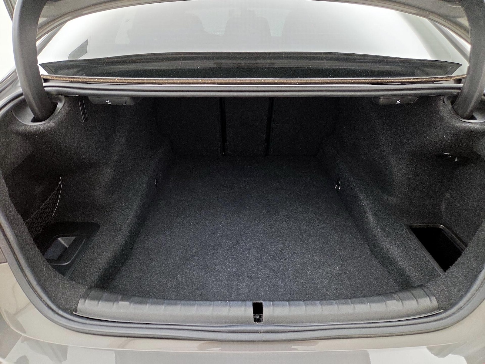 2021 BMW 5 Series M550i - Photo 23