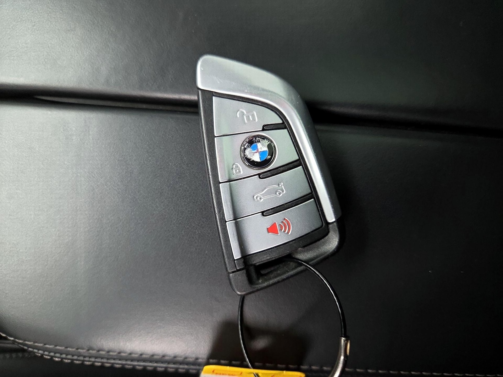 2021 BMW 5 Series M550i - Photo 26