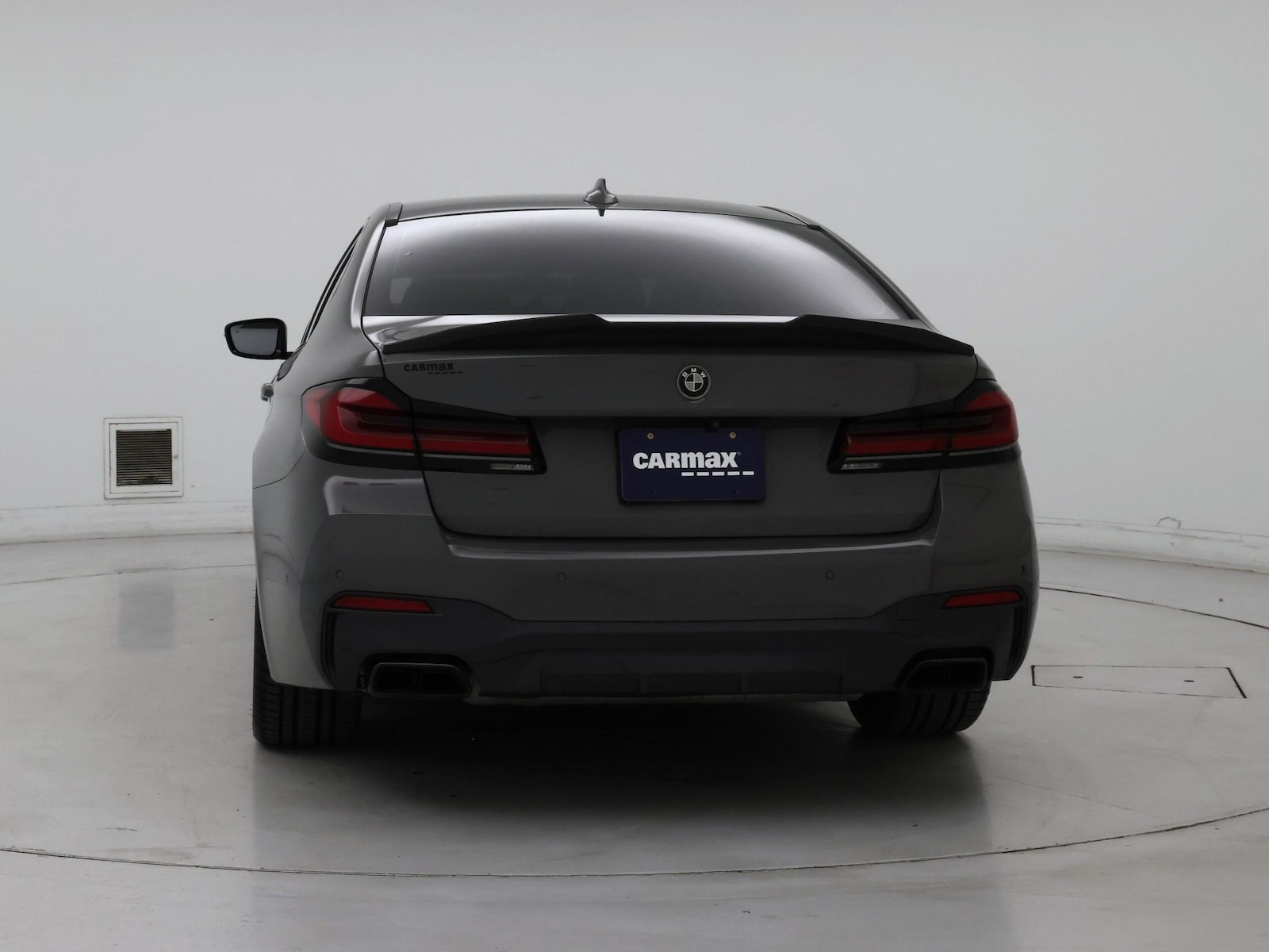 2021 BMW 5 Series M550i - Photo 7