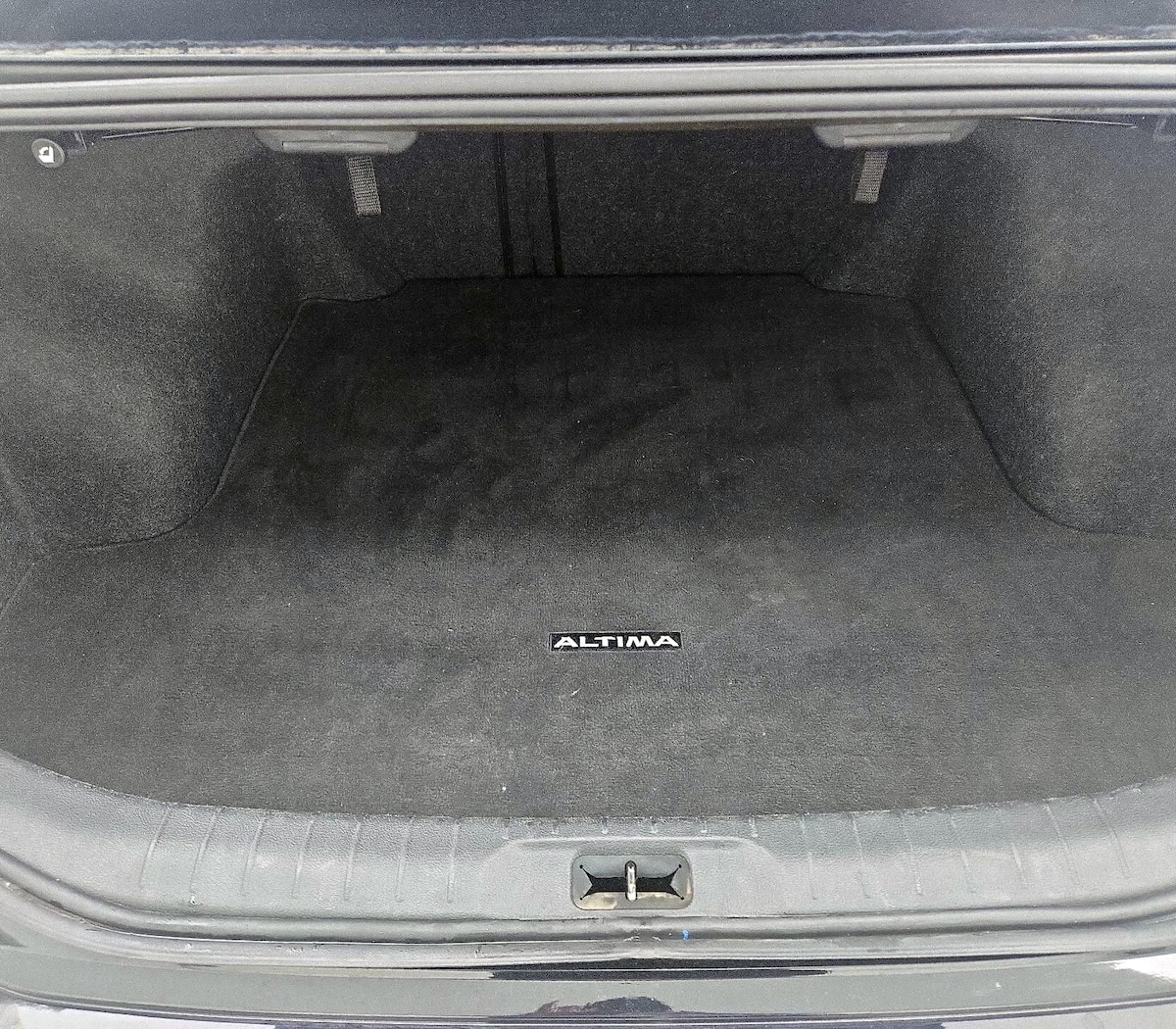Trunk/Cargo (Seats Up)