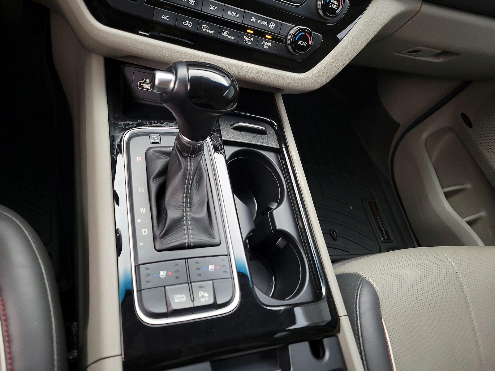 2015 Kia Sedona SX - Photo 19