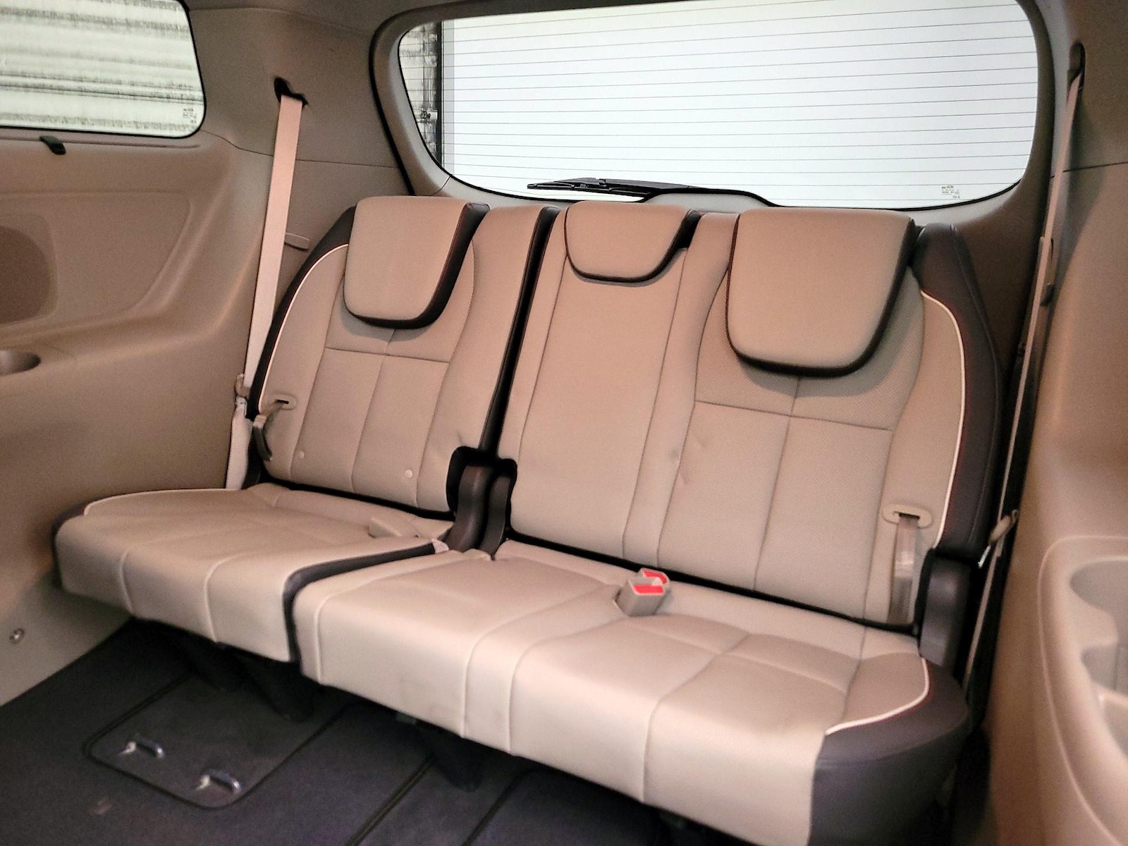 2015 Kia Sedona SX - Photo 22