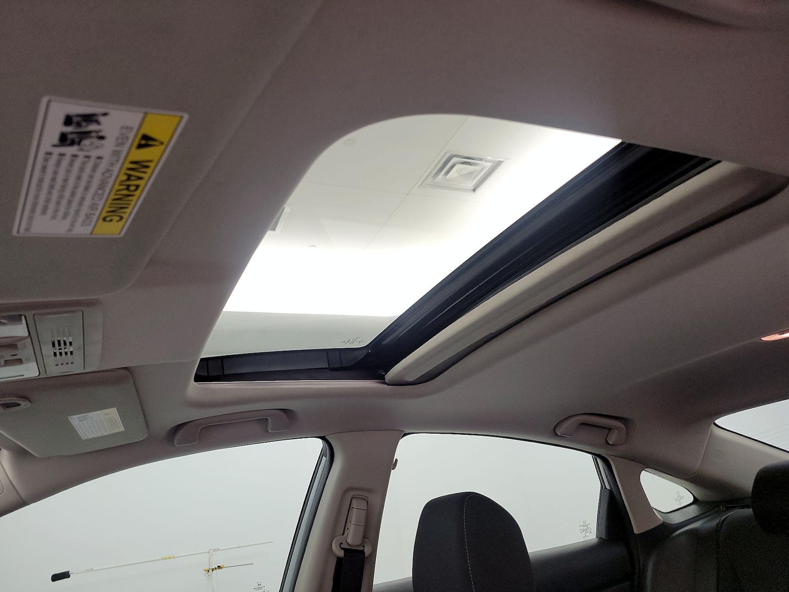 Sunroof(s) & Overhead Airbags