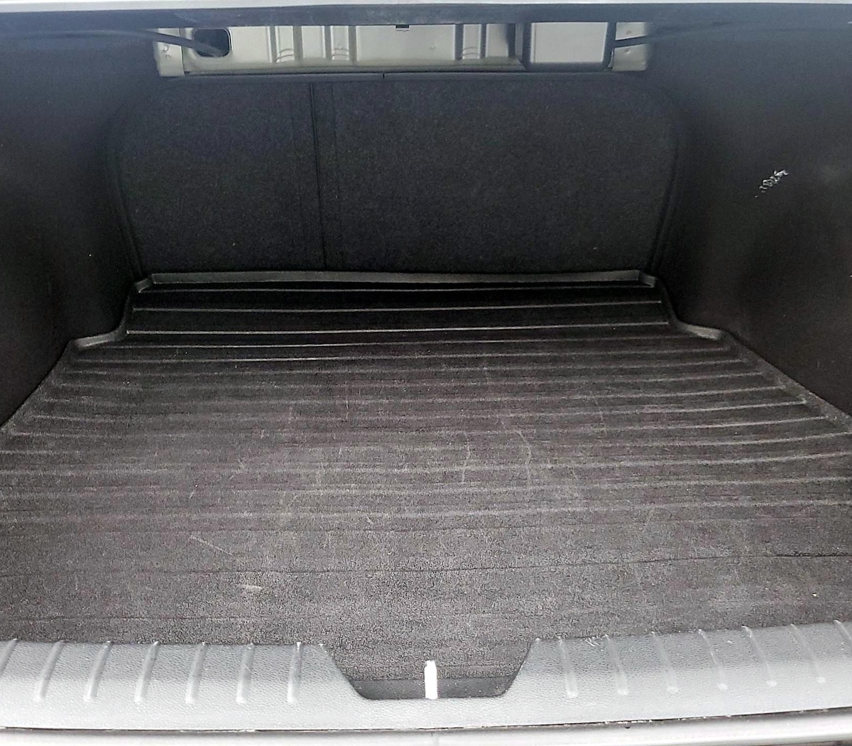 Trunk/Cargo (Seats Up)