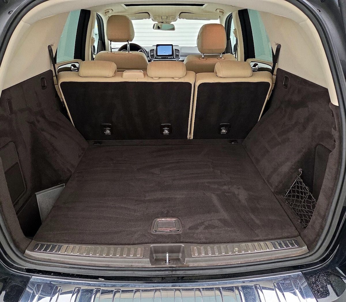 Trunk/Cargo (Seats Up)