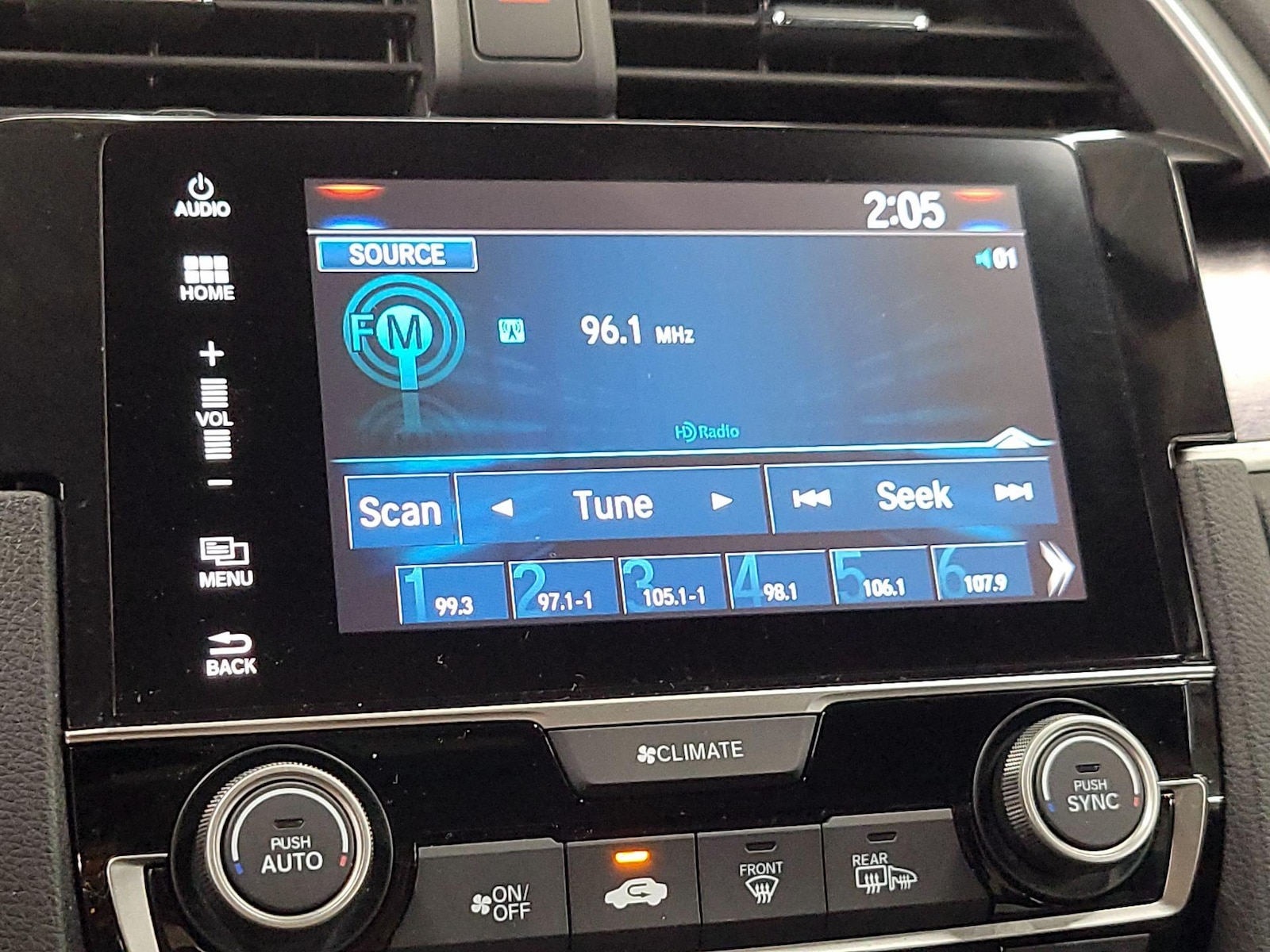 2018 Honda Civic EX-L - Photo 16