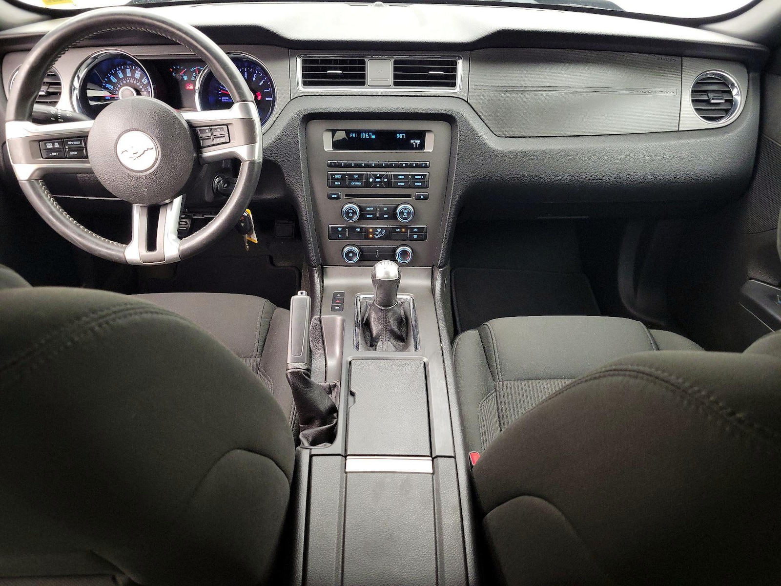 2014 Ford Mustang V6 - Photo 10