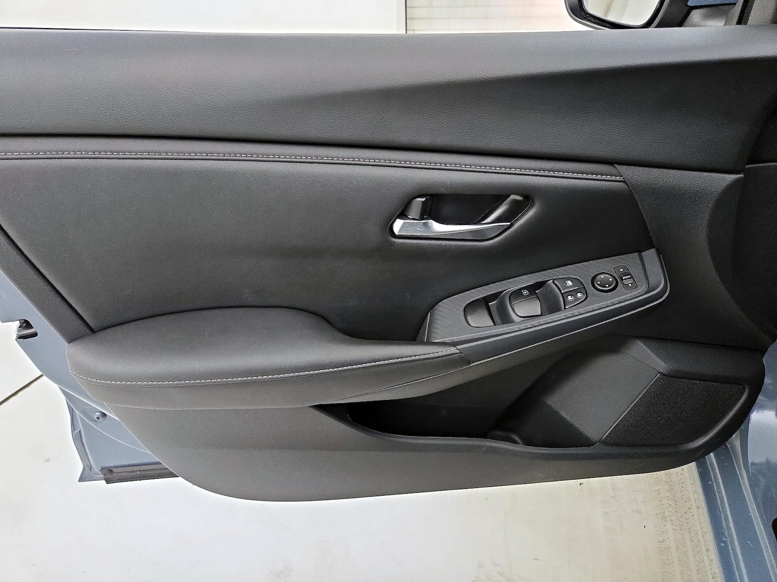 2025 Nissan Sentra SV - Photo 13