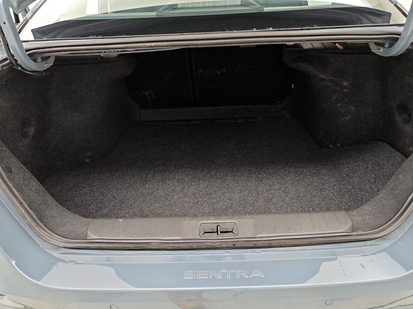 2025 Nissan Sentra SV - Photo 21