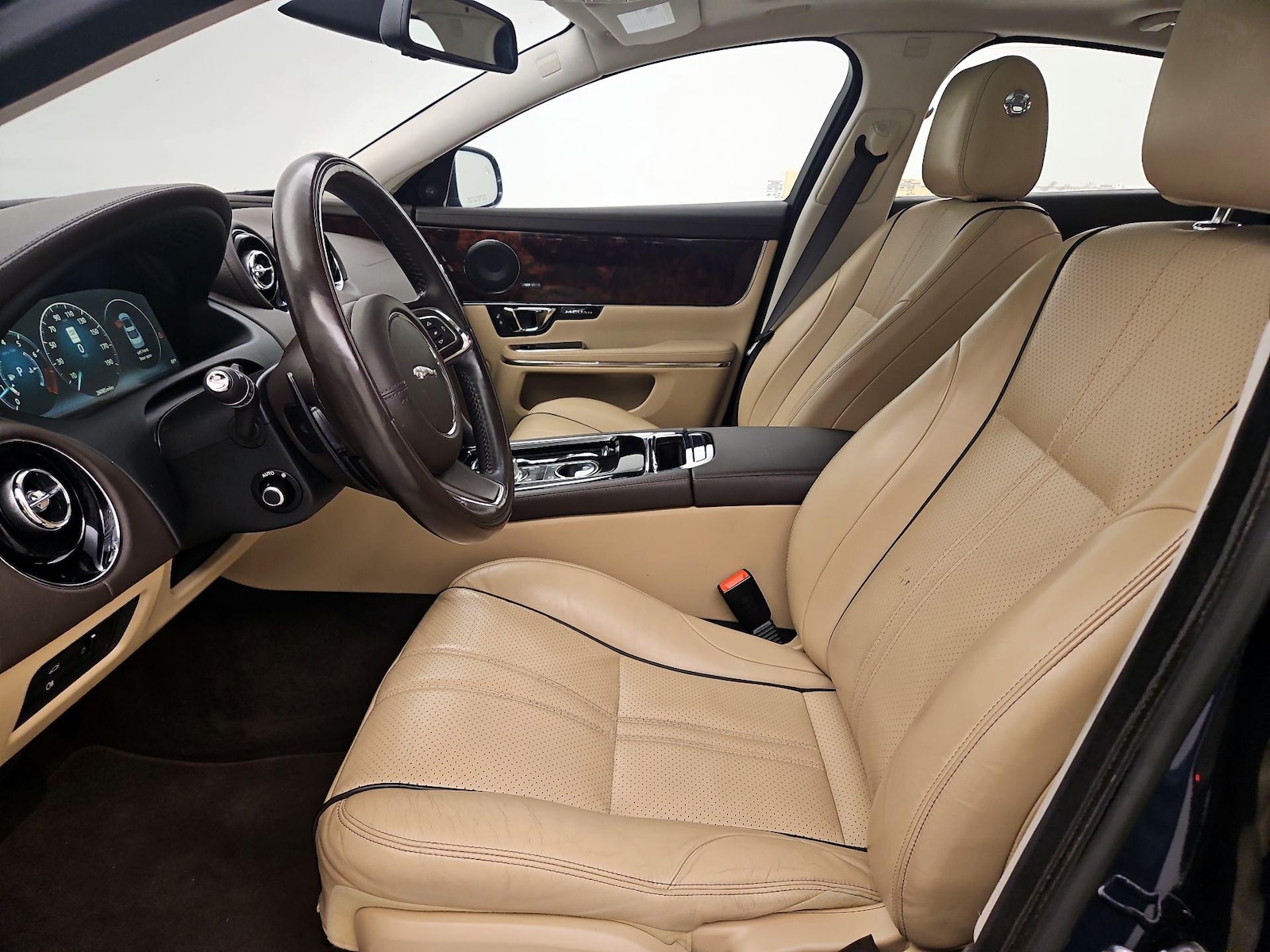 2016 Jaguar XJ R-Sport - Photo 12