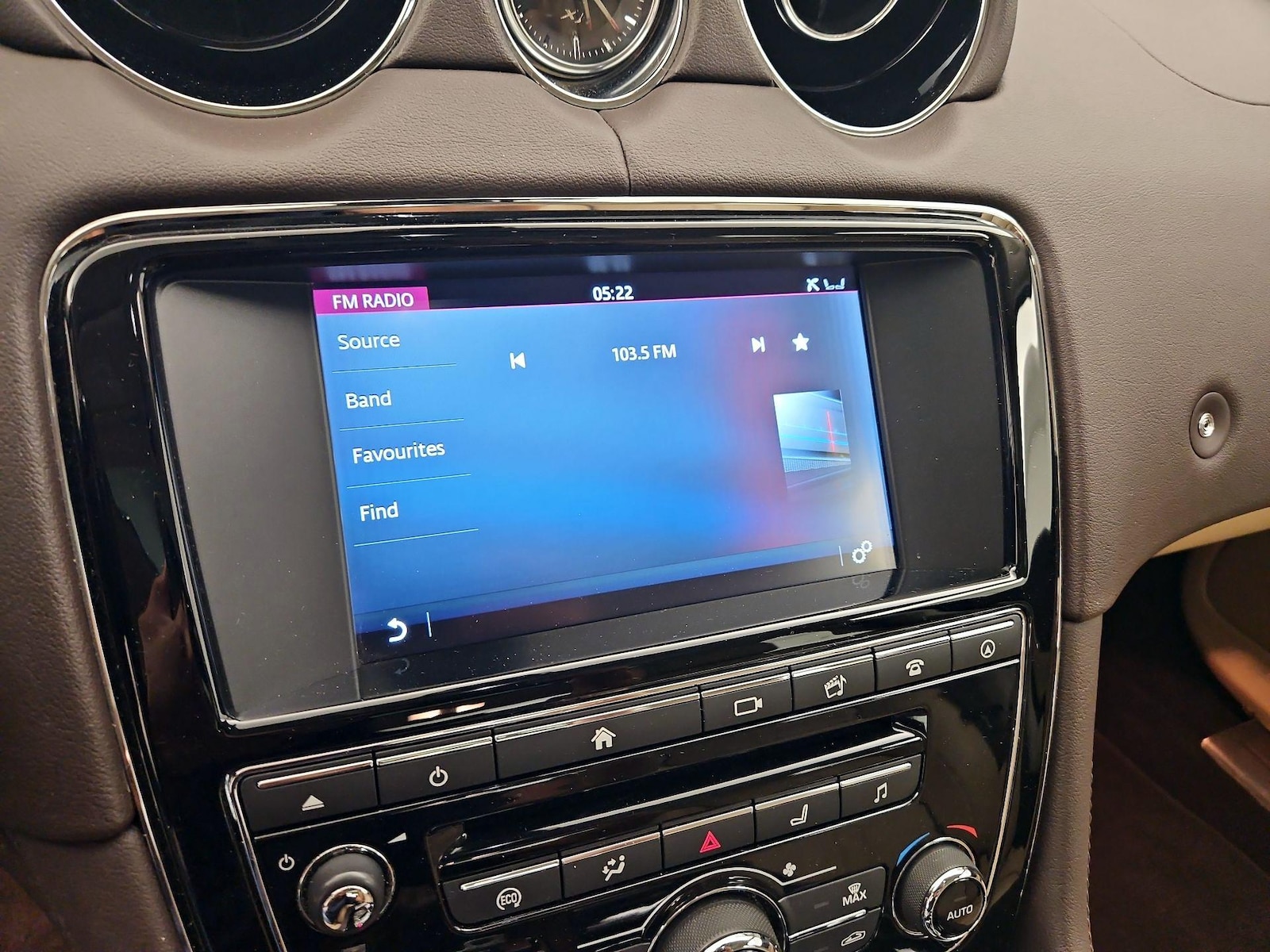 2016 Jaguar XJ R-Sport - Photo 16