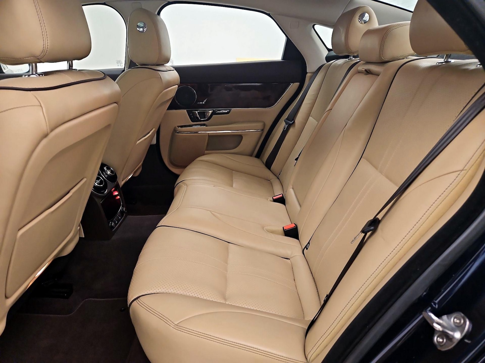 2016 Jaguar XJ R-Sport - Photo 20