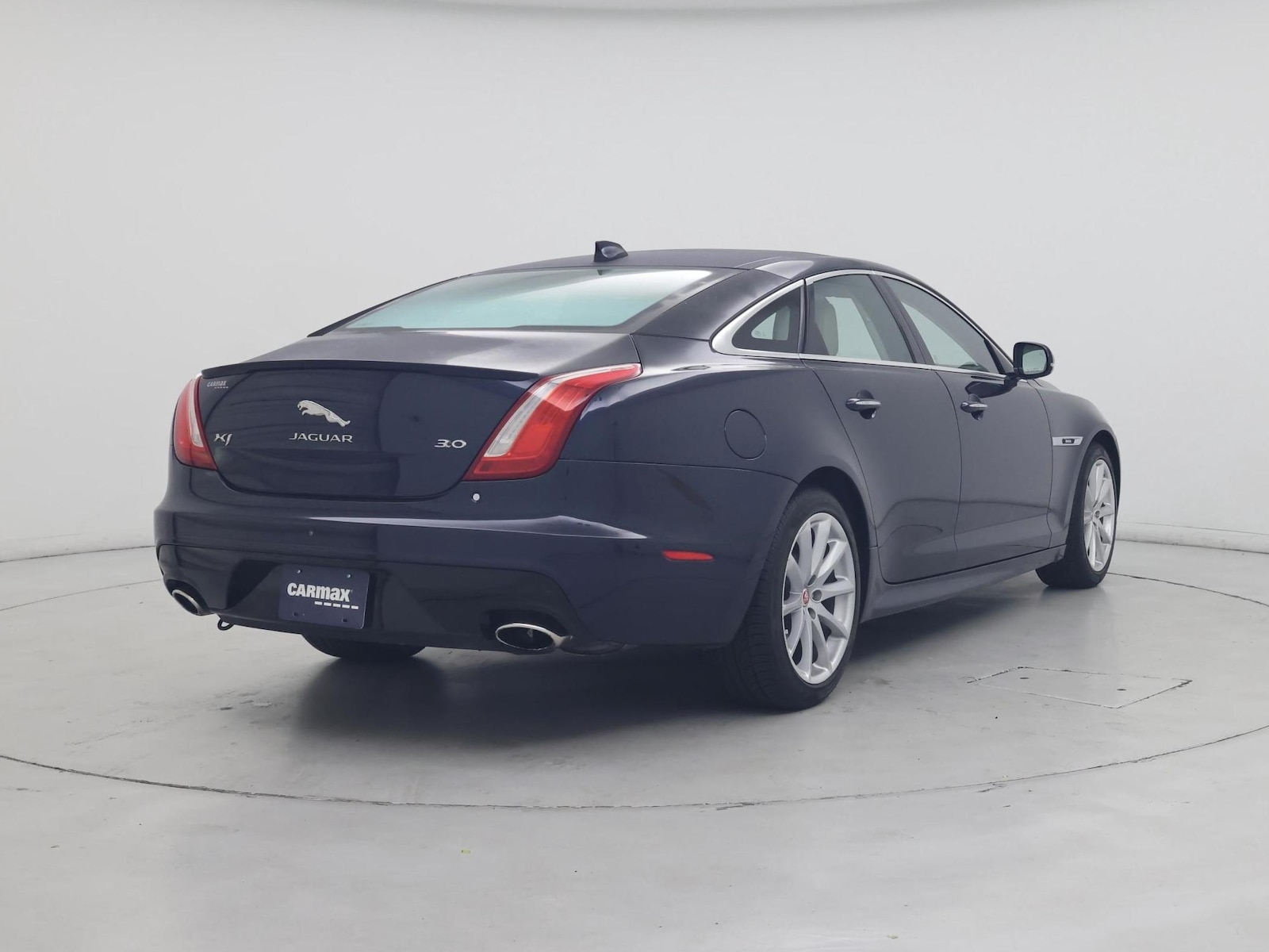 2016 Jaguar XJ R-Sport - Photo 9