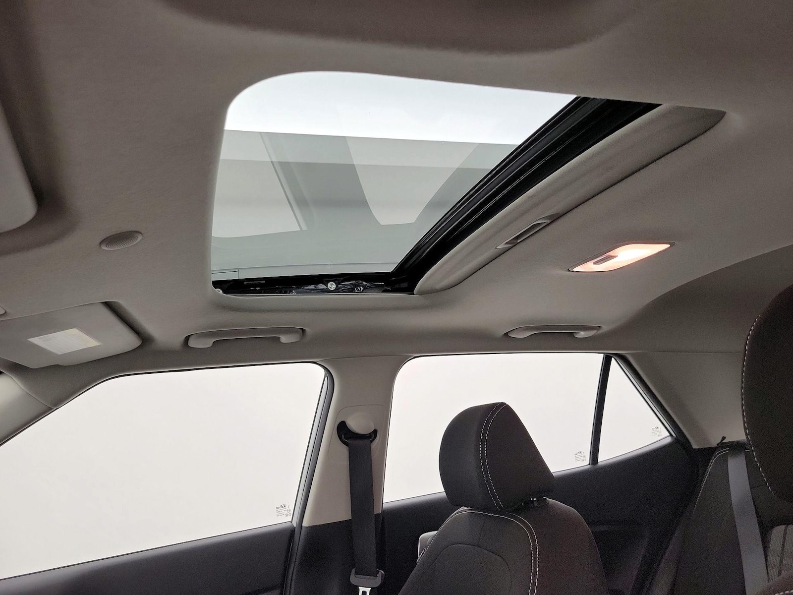 Sunroof(s) & Overhead Airbags