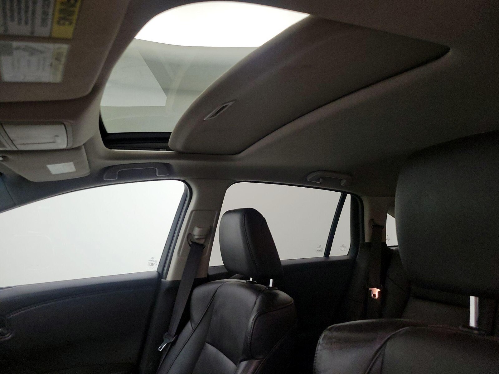 Sunroof(s) & Overhead Airbags
