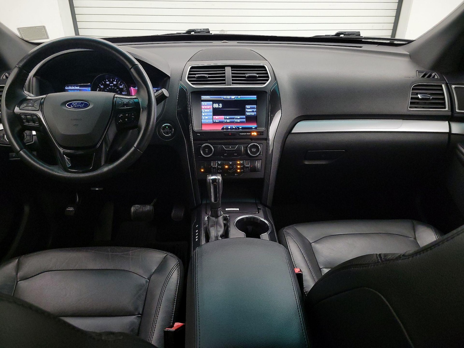 2016 Ford Explorer XLT - Photo 10