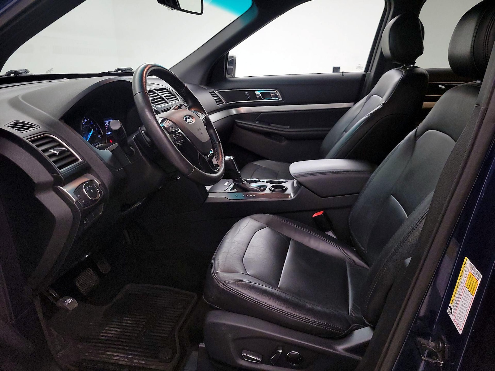 2016 Ford Explorer XLT - Photo 12