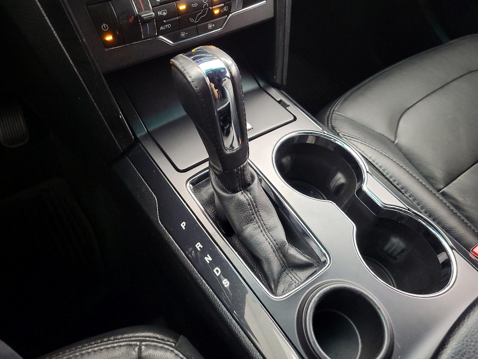 2016 Ford Explorer XLT - Photo 18