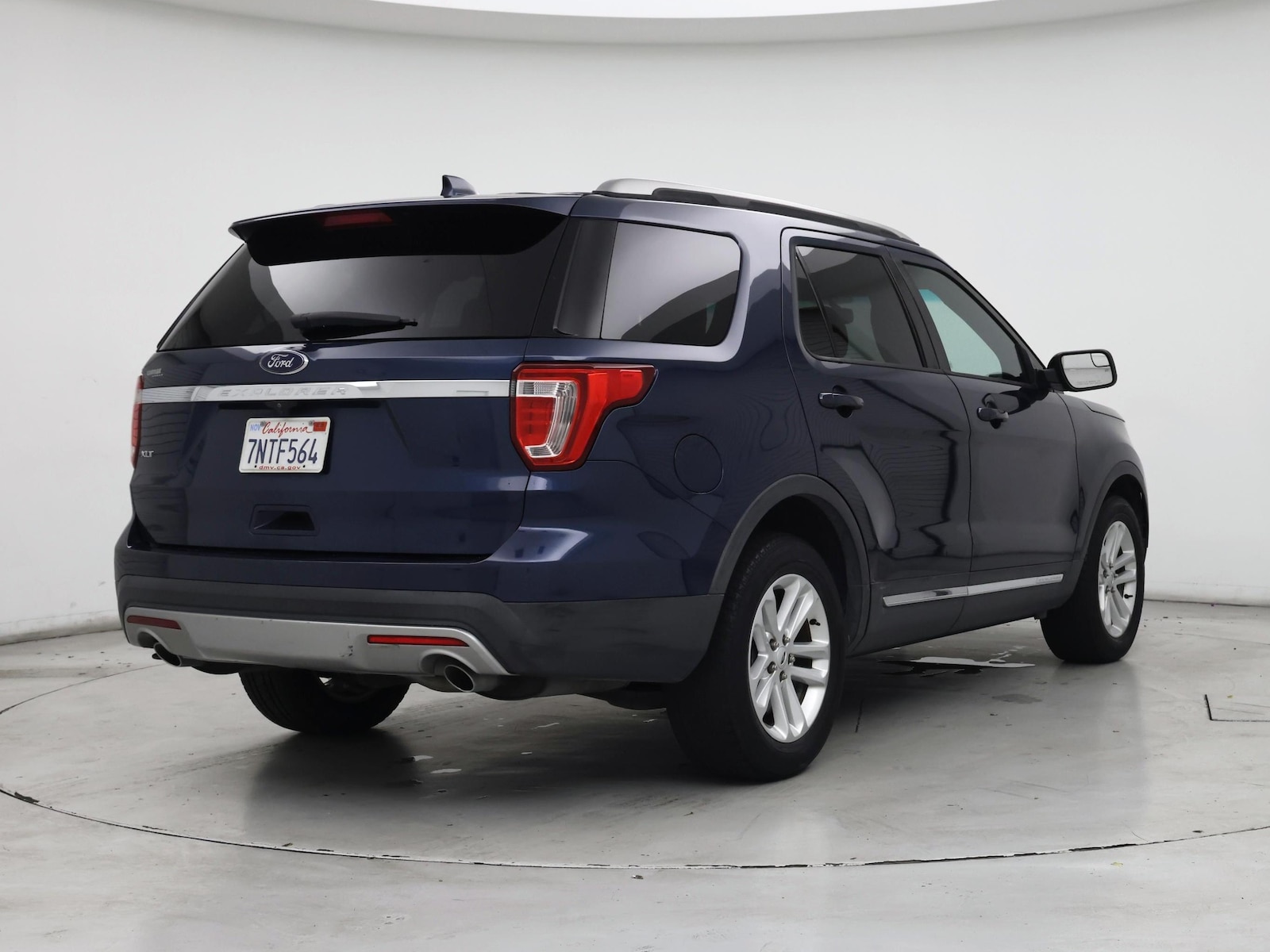 2016 Ford Explorer XLT - Photo 9