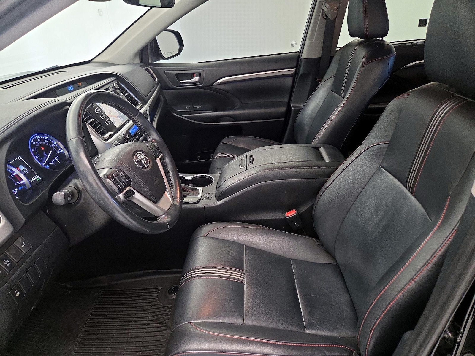 2019 Toyota Highlander SE - Photo 10