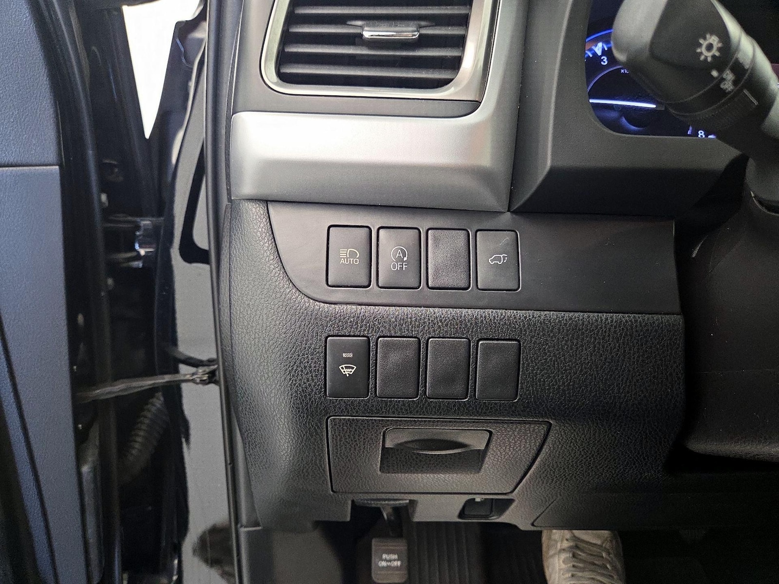 2019 Toyota Highlander SE - Photo 12
