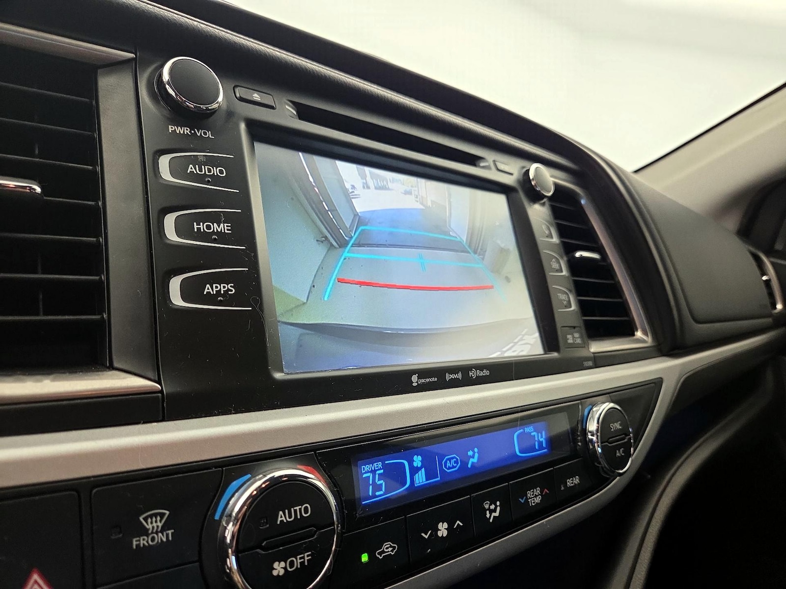 2019 Toyota Highlander SE - Photo 13