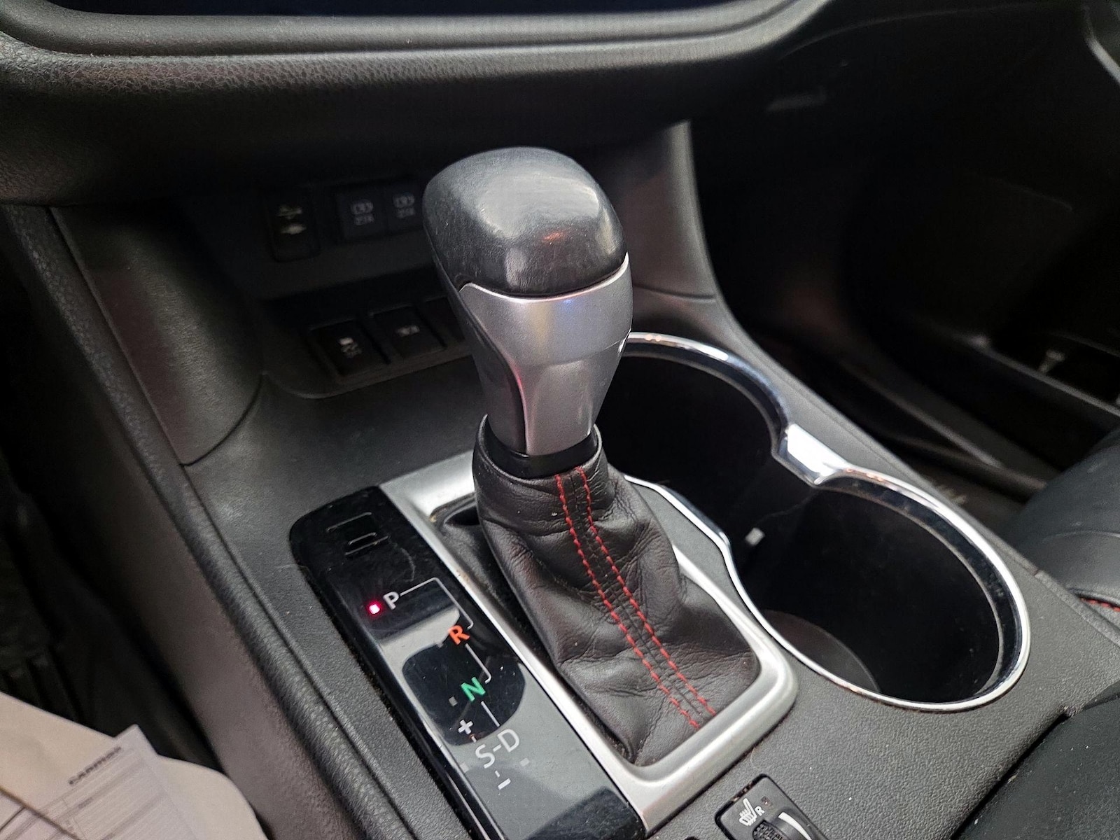 2019 Toyota Highlander SE - Photo 16