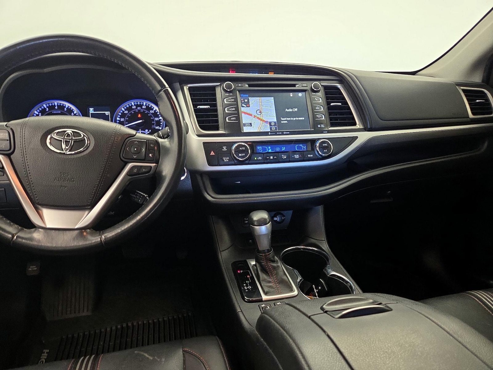 2019 Toyota Highlander SE - Photo 8