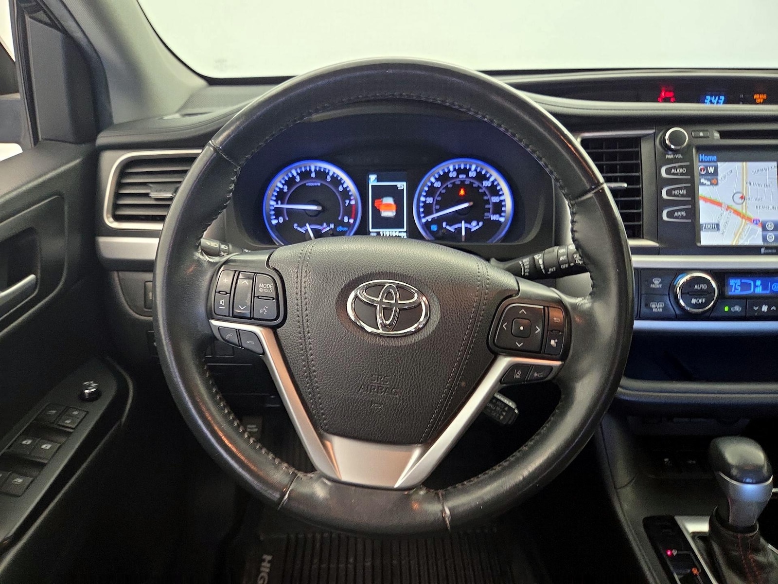 2019 Toyota Highlander SE - Photo 9