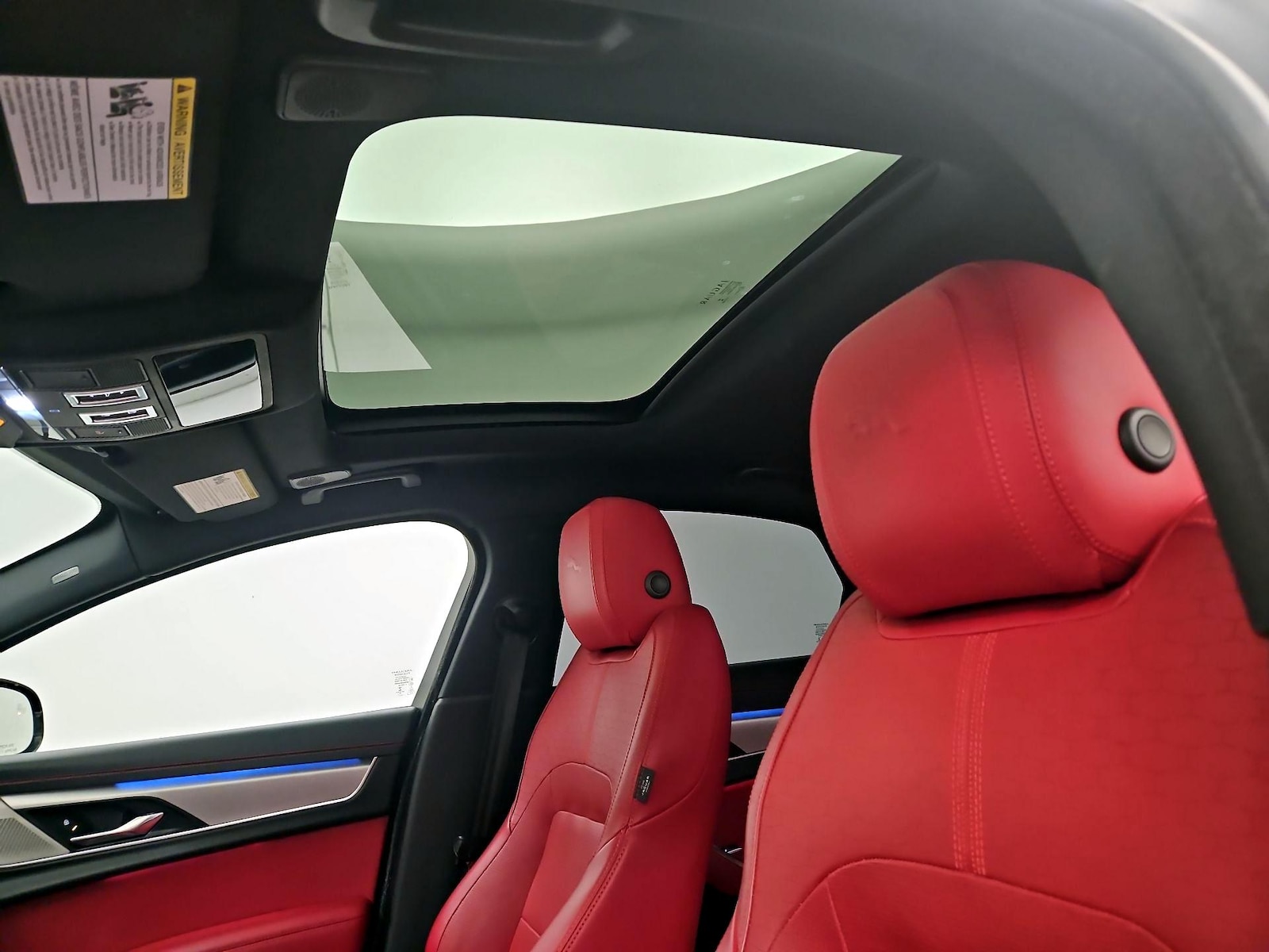 2022 Jaguar XF R-Dynamic SE - Photo 20