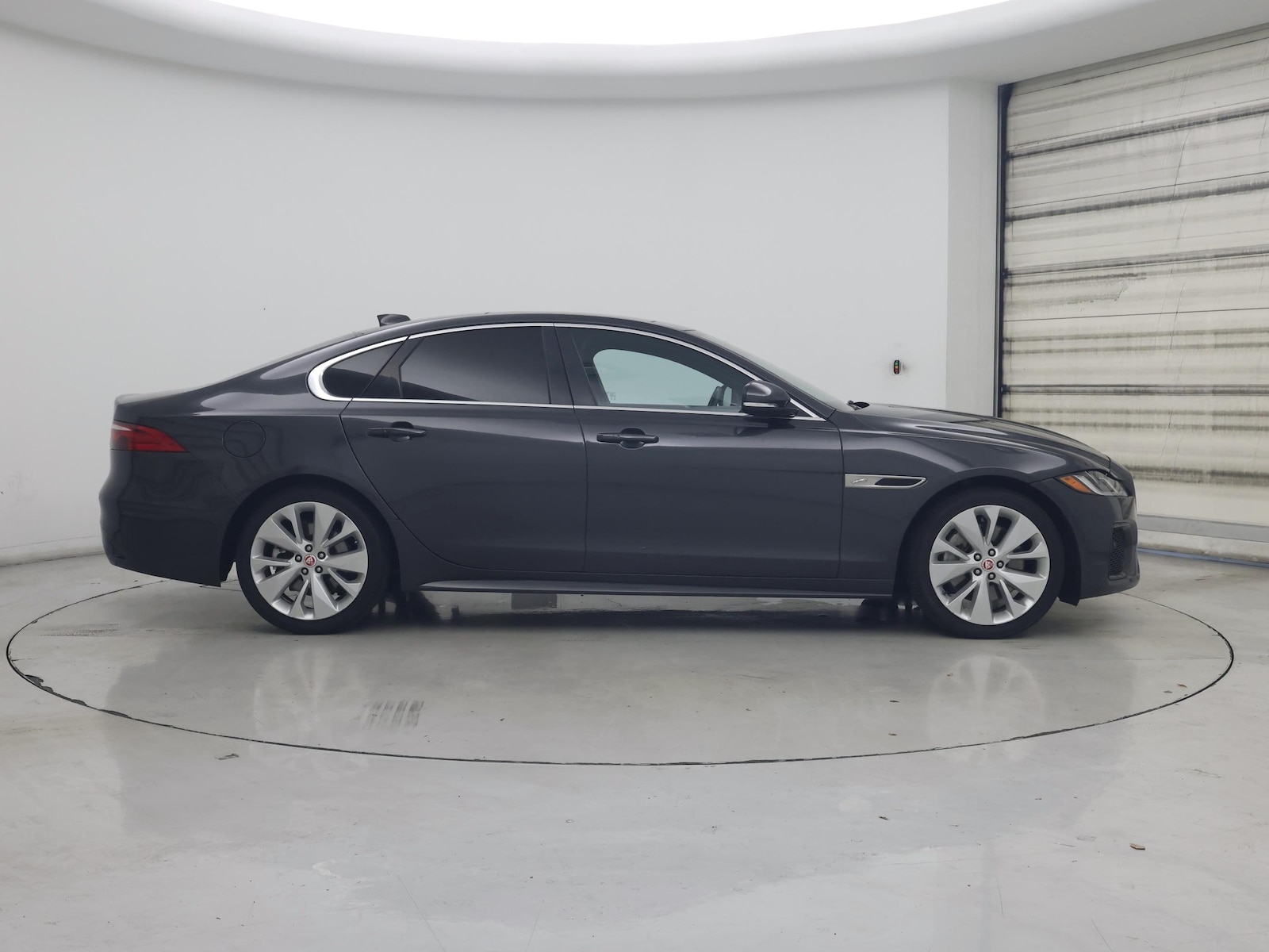 2022 Jaguar XF R-Dynamic SE - Photo 8