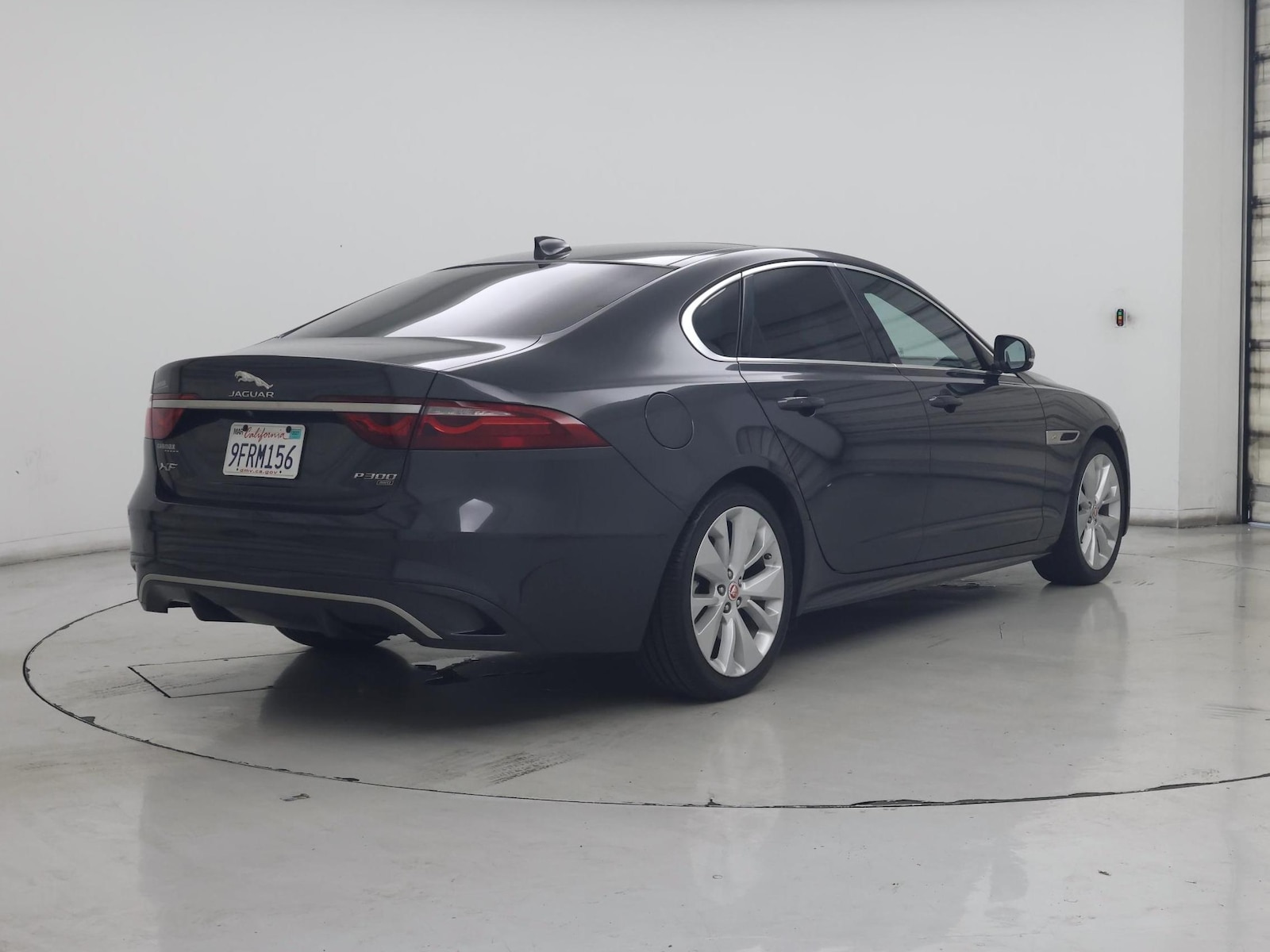2022 Jaguar XF R-Dynamic SE - Photo 9