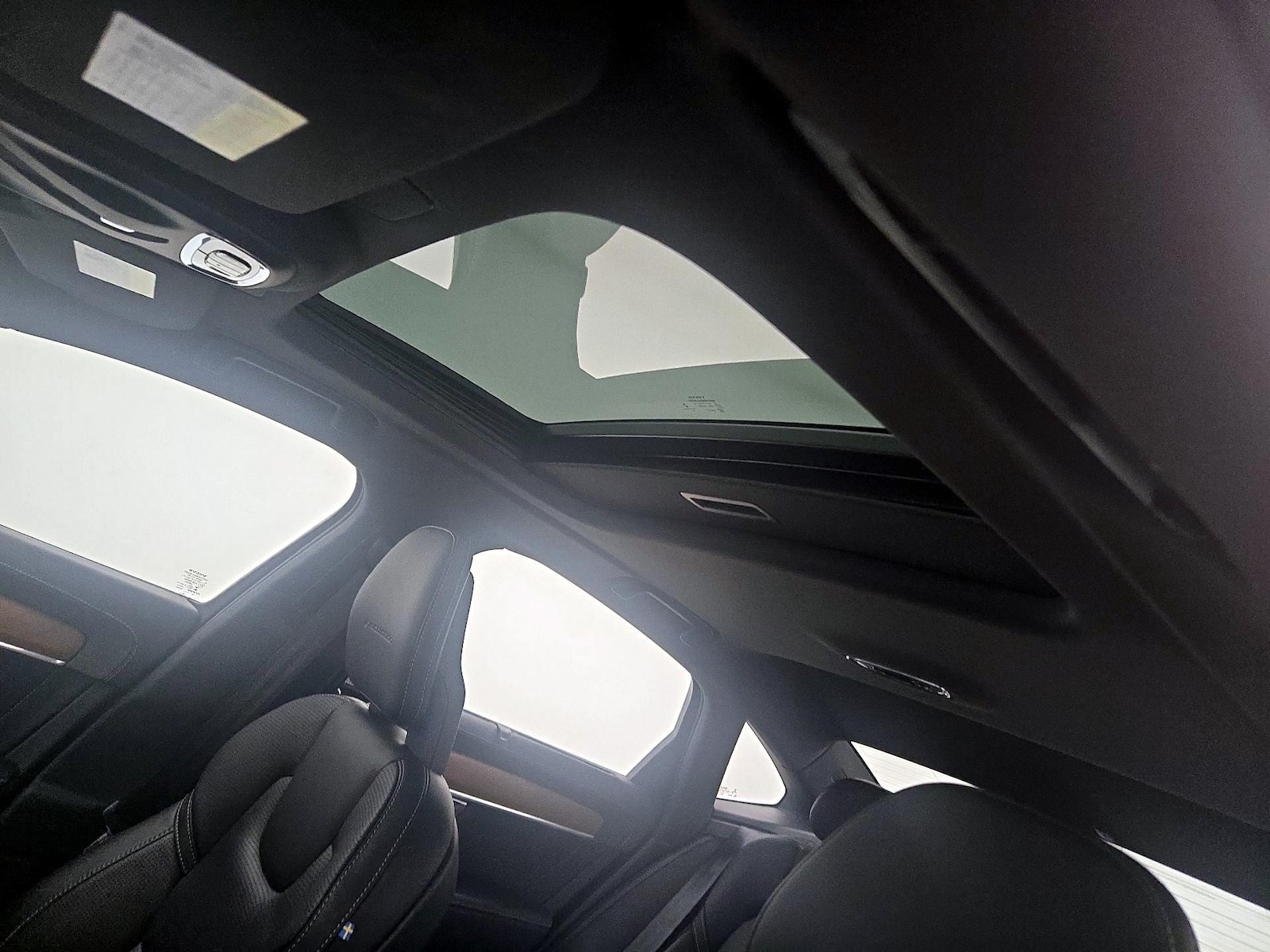 Sunroof(s) & Overhead Airbags