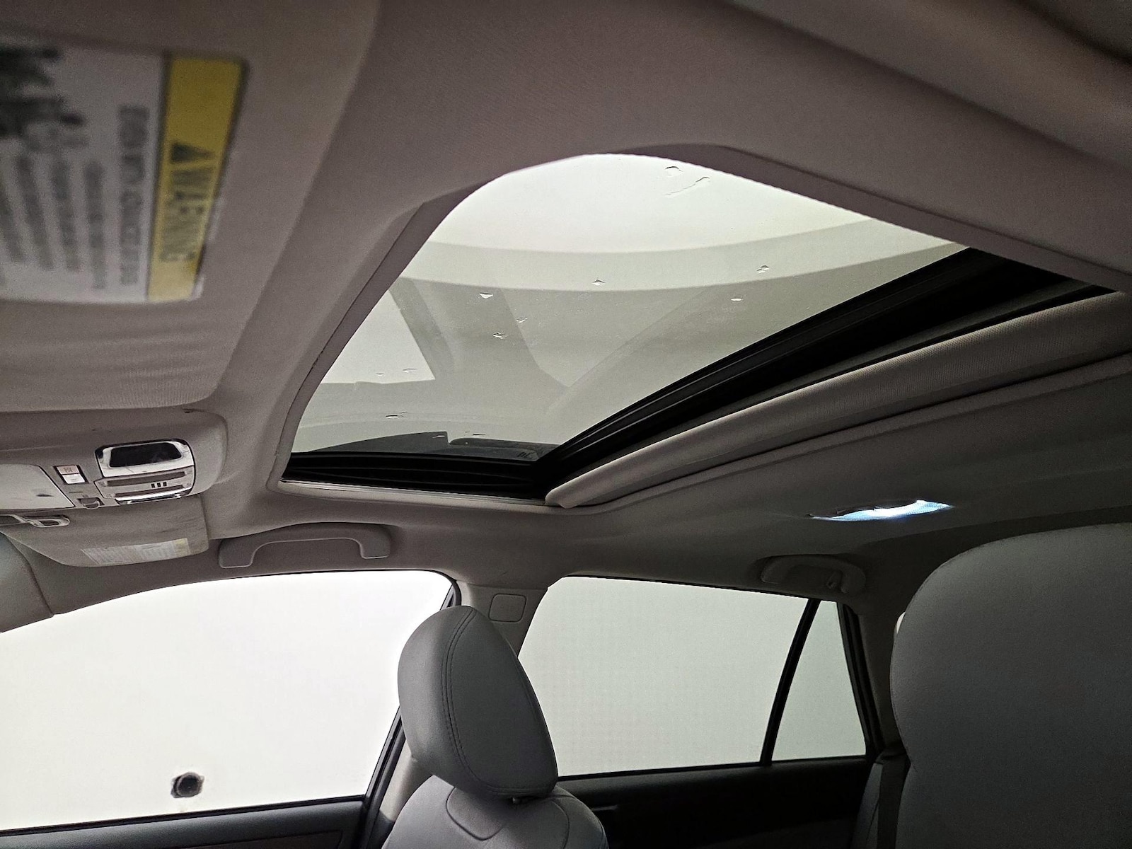 Sunroof(s) & Overhead Airbags
