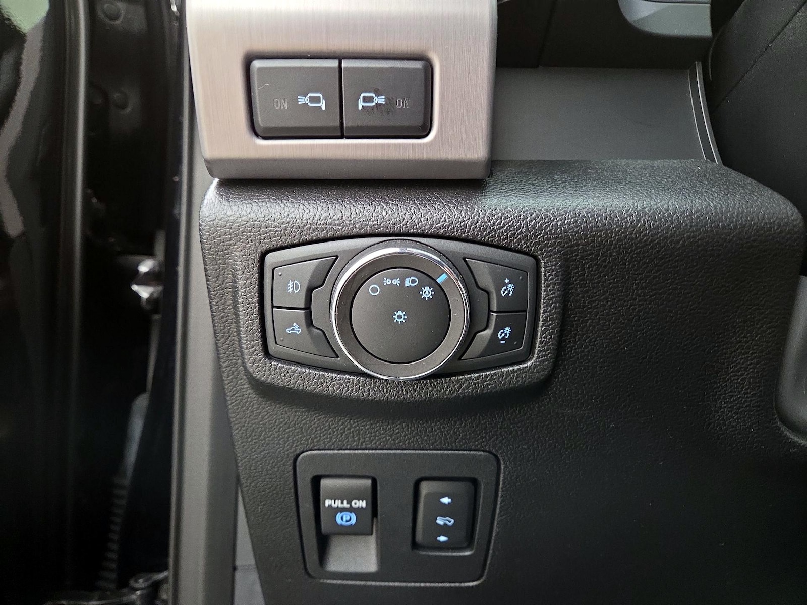 2020 Ford F-150 Platinum - Photo 14