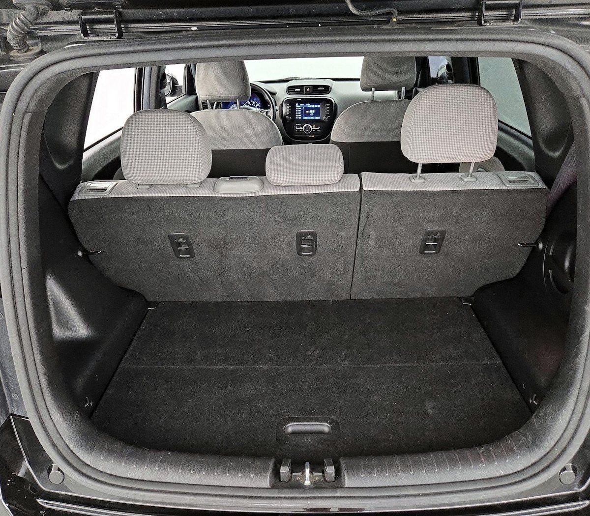 Trunk/Cargo (Seats Up)