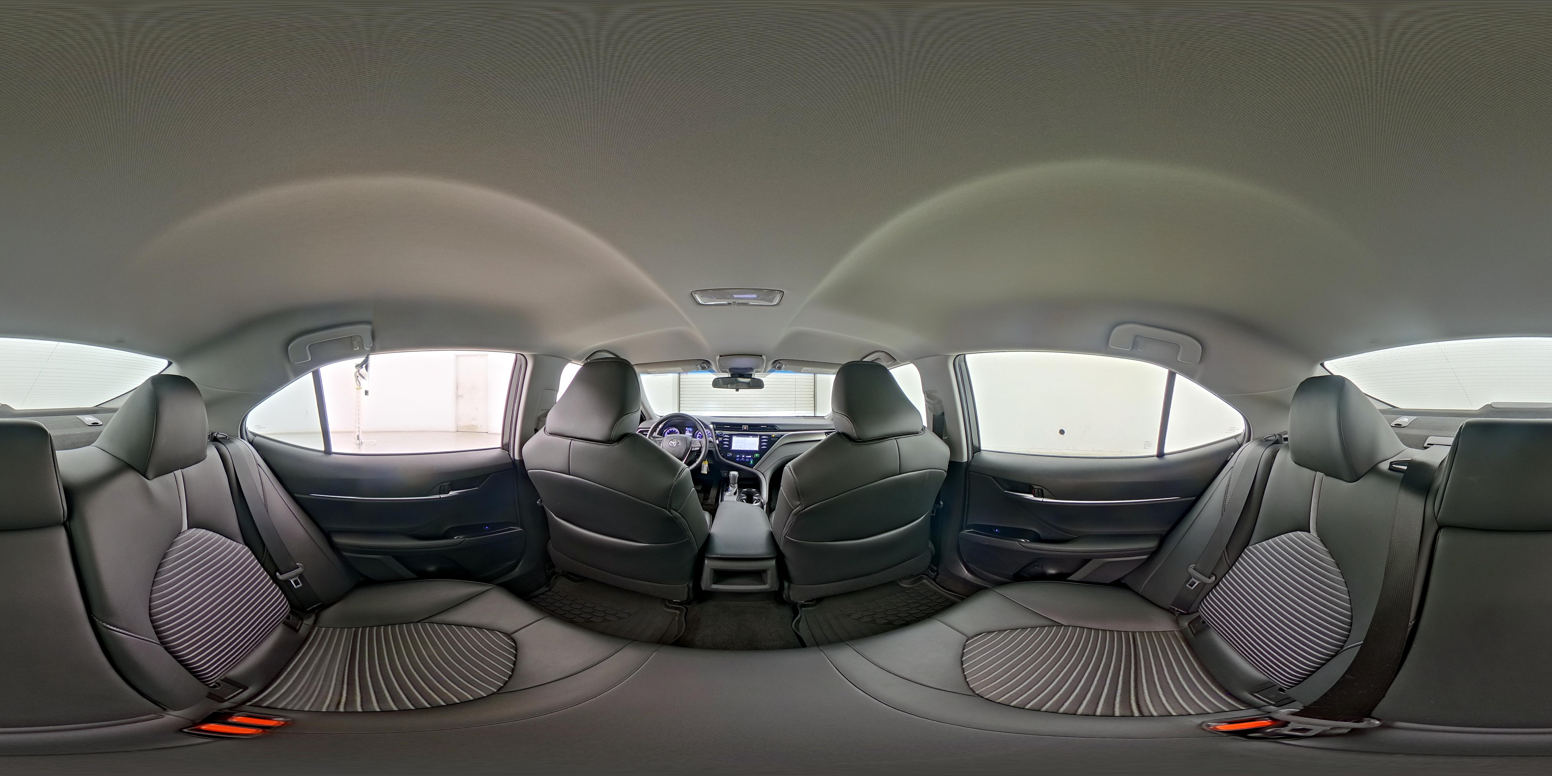 2018 Toyota Camry SE - Photo 23