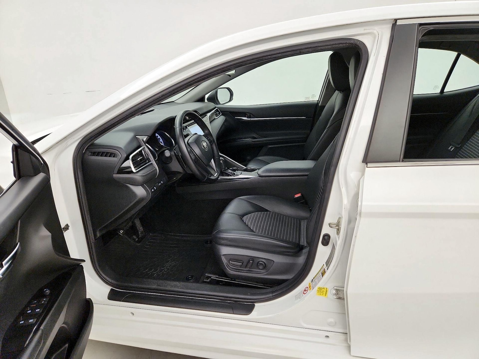 2018 Toyota Camry SE - Photo 10