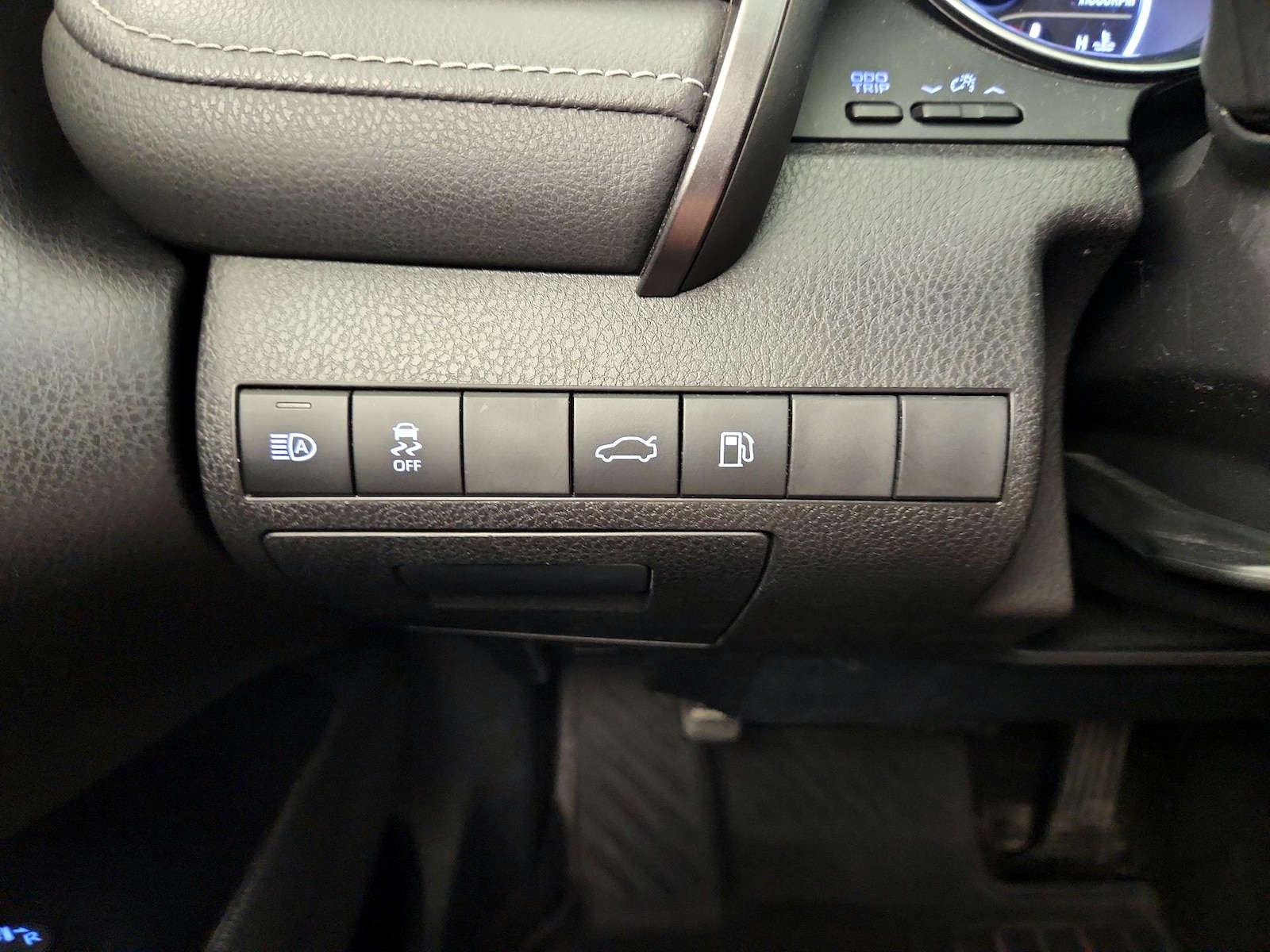 2018 Toyota Camry SE - Photo 12