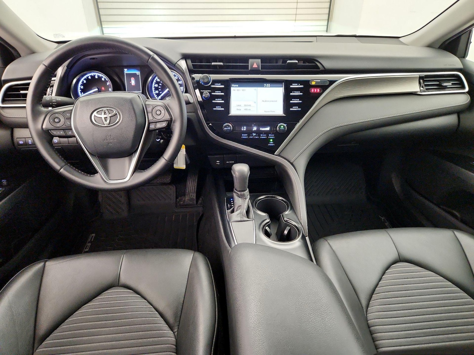 2018 Toyota Camry SE - Photo 8