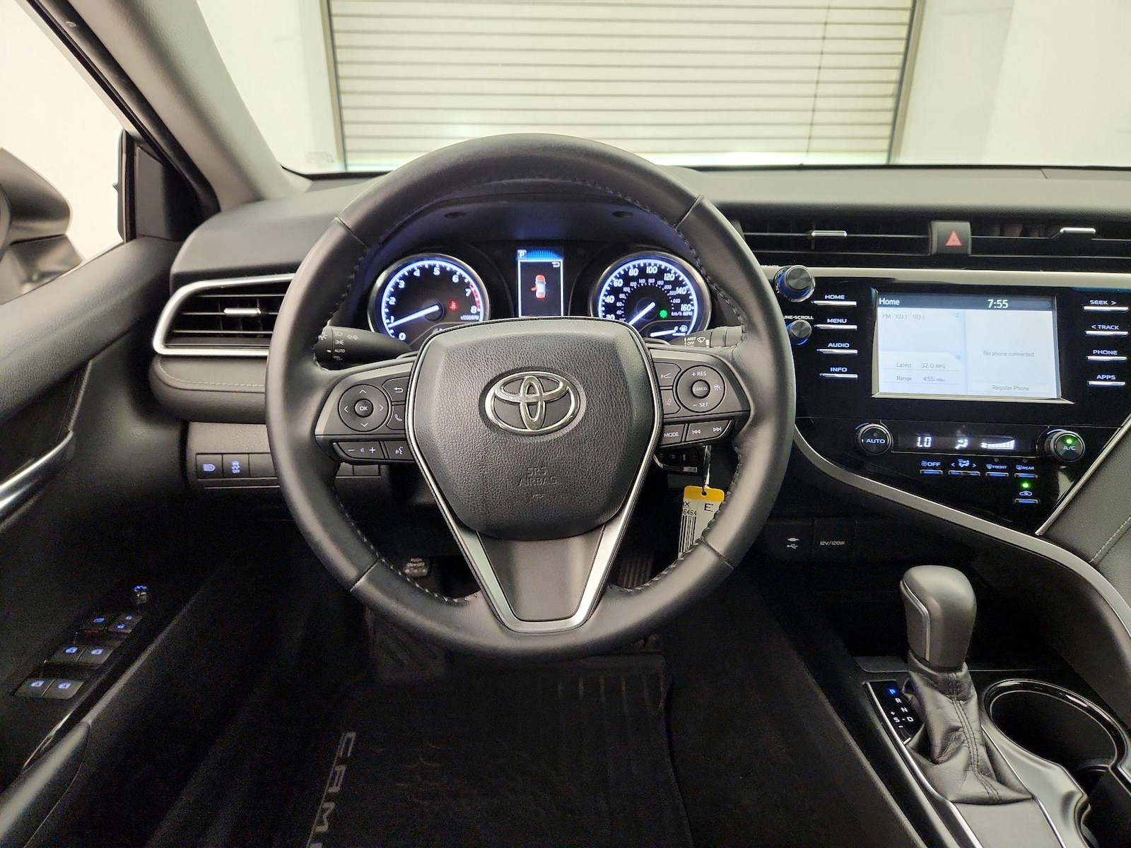 2018 Toyota Camry SE - Photo 9