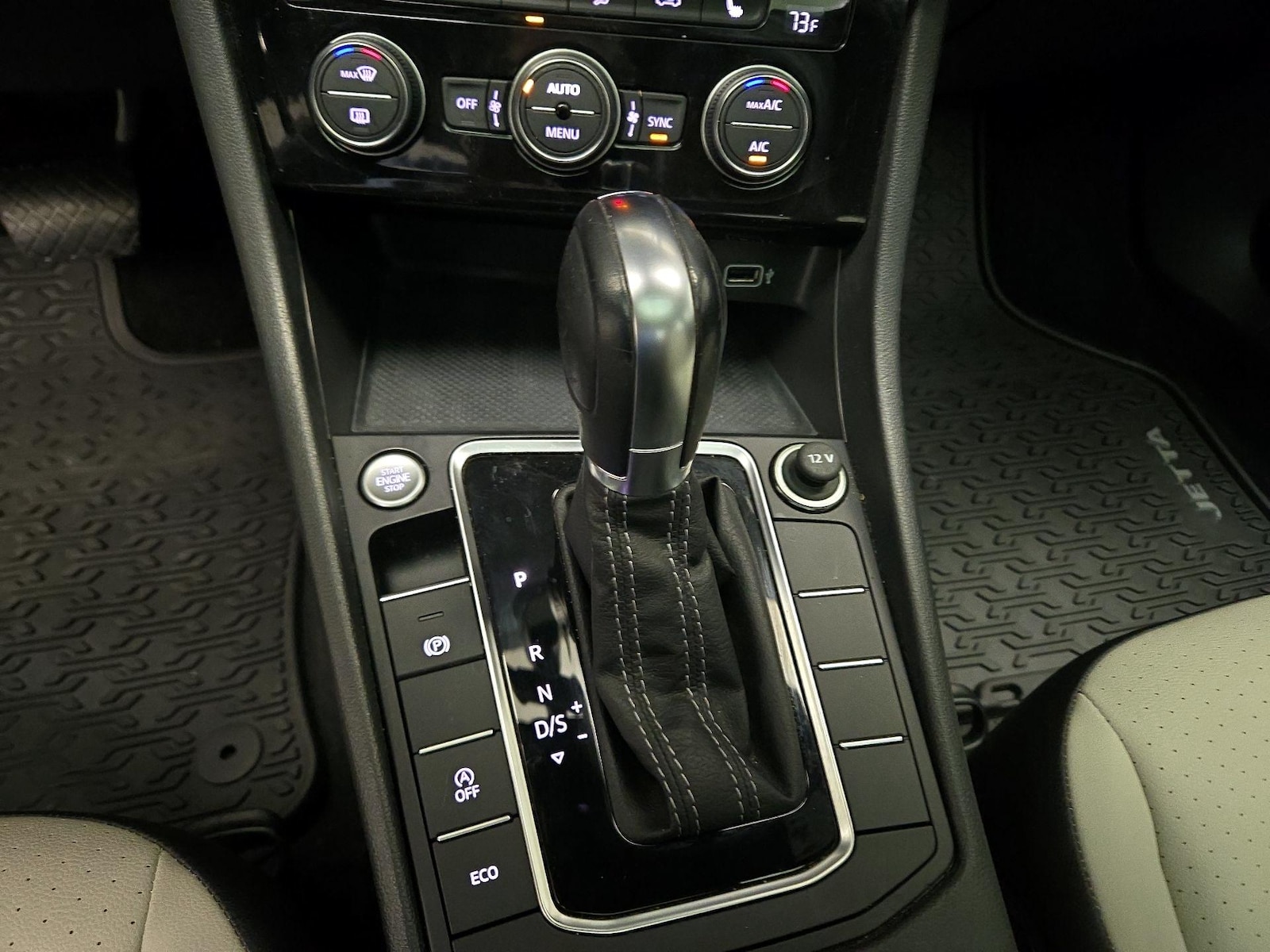 2019 Volkswagen Jetta R-Line - Photo 18