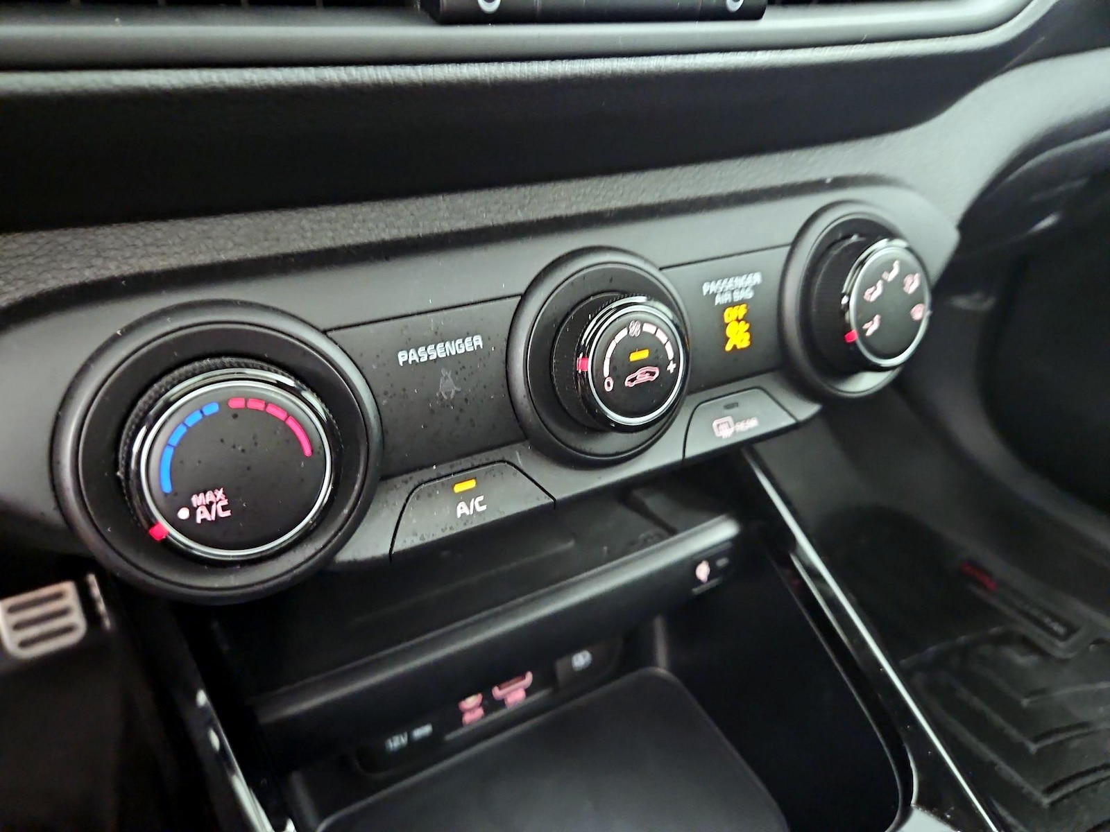 2021 Kia Forte GT - Photo 17