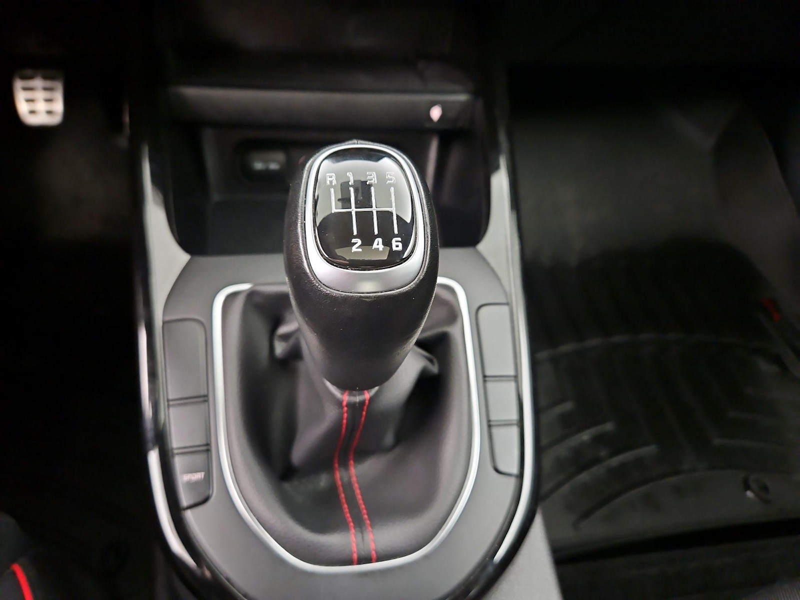 2021 Kia Forte GT - Photo 18