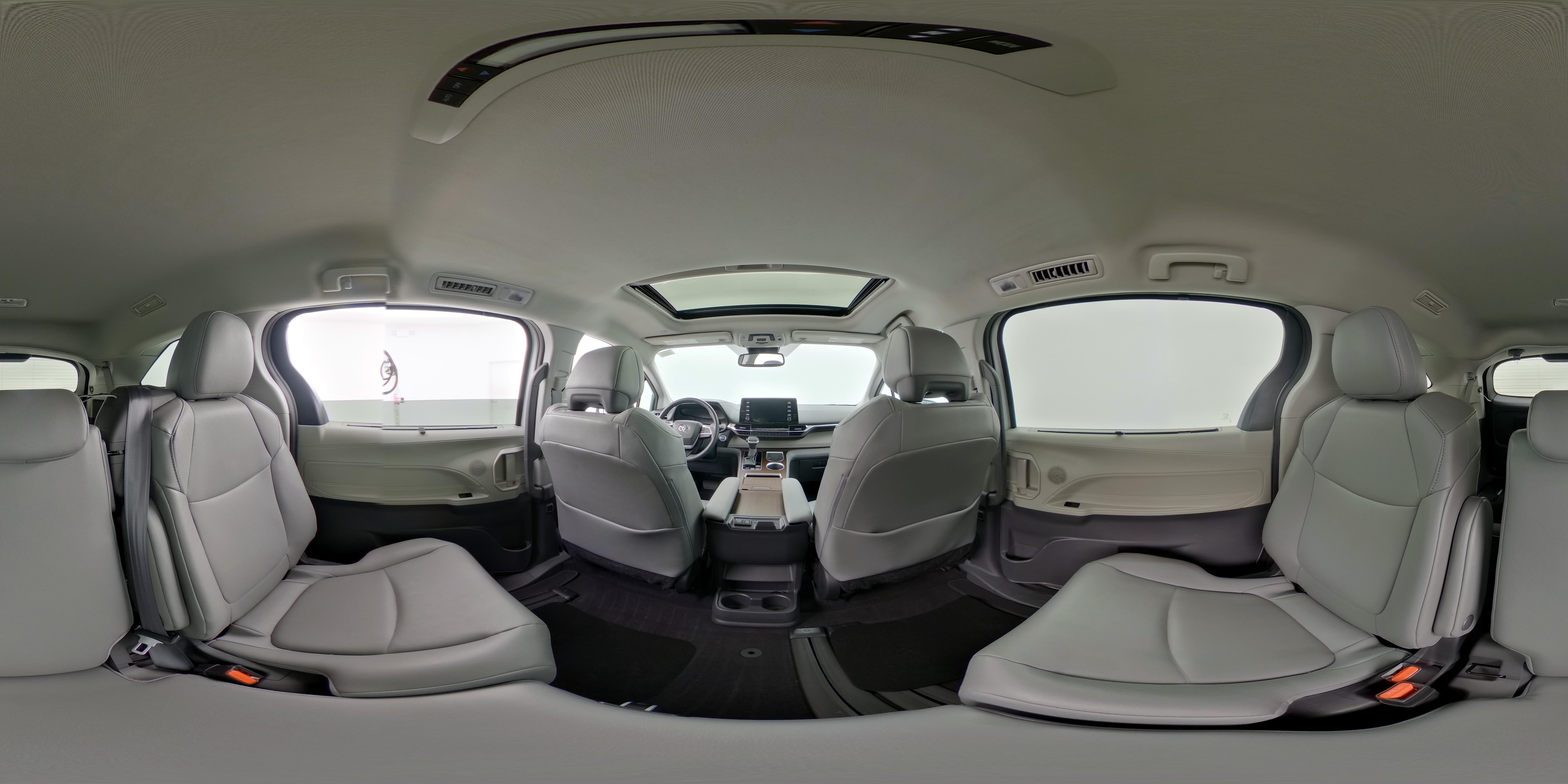 2024 Toyota Sienna XLE - Photo 28