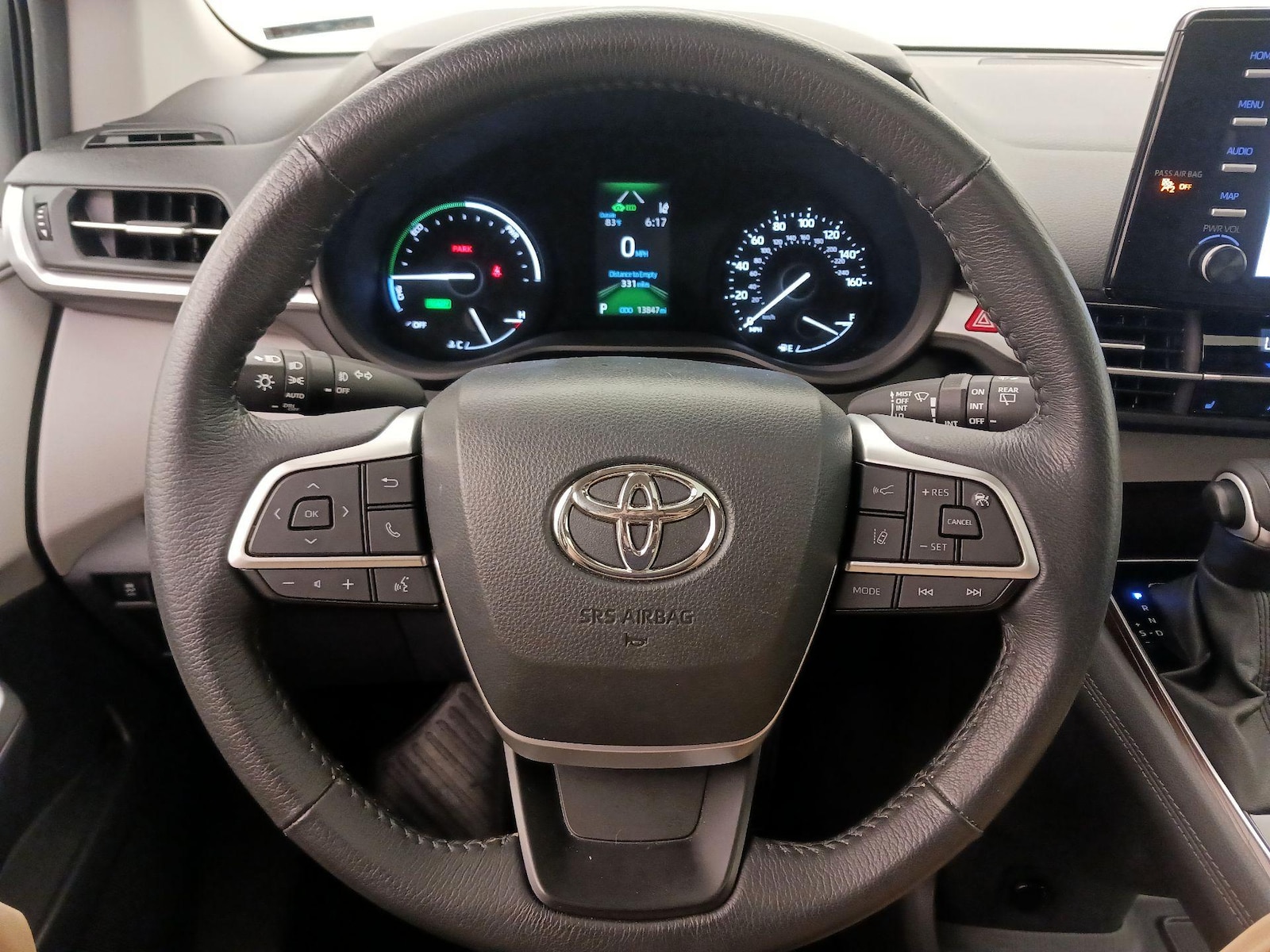 2024 Toyota Sienna XLE - Photo 11