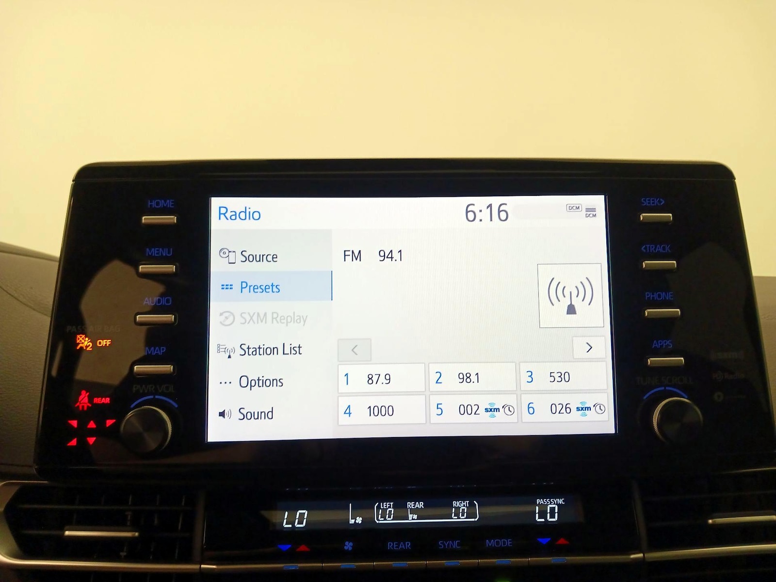 2024 Toyota Sienna XLE - Photo 16